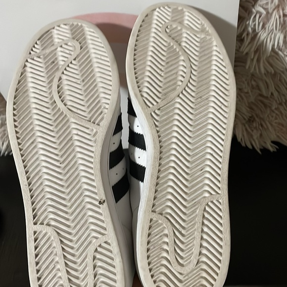 •𝙰𝙳𝙸𝙳𝙰𝚂 𝚂𝚄𝙿𝙴𝚁𝚂𝚃𝙰𝚁 𝚂𝙷𝙾𝙴𝚂 - Picture 7 of 8